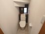 新しくお住まいになる方のことを考えて、トイレも新品に交換しました。
