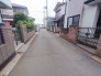 幅員こそやや狭くても、その分交通量が少なくて安心。
