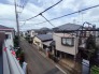 前面の住まいとの距離感があるから、圧迫感を感じません。
