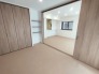 今からここを誰のお部屋にしようか、そんな洋室。
