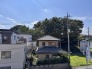 車通りの少ない閑静な住宅地、のびのびした子育てに適します。
