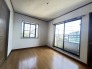 大事な日当たりは、大きな窓から。誰のお部屋にしましょう。

