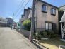 駐車が苦手な方にも嬉しい、前面６ｍ道路に面した住まい。
