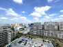 ゆったりとした緑地の多い立地ならでは！緑に包まれた環境です。
