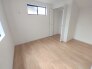 子供部屋には丁度良い洋室。サイズは５.２帖。
