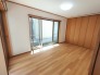 今からここを誰のお部屋にしようか、そんな洋室。
