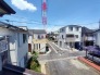 前面の住まいとの距離感があるから、圧迫感を感じません。
