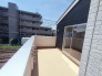 ゆとりの広さを確保したバルコニー。お布団を干すのも、この広さならラクラク。
