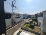 穏やかな空気が流れる住宅街の風景が、日々の暮らしに心地よいゆとりと安心感をもたらしてくれます。