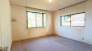 住宅街の２階南向きのお部屋、日当たりはご覧のとおり良好です。
