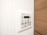 空気もこもらず、いつもクリーンな浴室乾燥機付。
