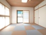 お子様にとっていいお昼寝空間になる和室は、ぜひリビングのお隣で。

