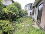 広々とした南庭は、太陽の下のリビングかもしれません。
