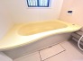 こちらの浴槽で、日ごろの疲れを癒してください。