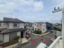 穏やかな住宅街の空気が流れ、落ち着いた日常が育まれていくような見晴らしの良い景色です。