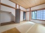 日本の伝統的な質感がもたらす、心からくつろげる穏やかで静かな空間です。