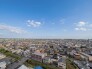 どこまでも広がる空を仰ぎ、街並みを一望する開放的な眺望が日常に心地よいゆとりをもたらします。