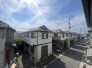空が広く見渡せる開放的なロケーションは、日々の暮らしに穏やかな心地よさをもたらし、周辺環境と調和した街並みが、穏やかな時間の流れを感じさせてくれる住環境です
