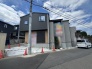 角地につき、開放感に恵まれる住居がここに。
