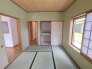リビングの続き間としても利用できる和室です。
