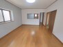 たっぷりの陽光と、心地よい風が舞い込みます。
