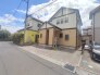 前面道路は歩道も整備され、小さなお子様にも安心です。
