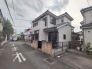 角地につき、開放感に恵まれる住居がここに。
