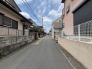 幅員こそやや狭くても、その分交通量が少なくて安心。
