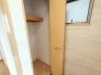 すっきりと整った空間を叶える、機能的で使い勝手の良い収納スペースが備わっています。
