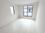 住宅街の２階南向きのお部屋、日当たりはご覧のとおり良好です。
