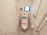 注目度の高いお手洗い。ちゃんとウォシュレット機能ついてます。
