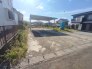 駐車場は停めやすい広さで３台以上可、家庭菜園も楽しめる。敷地のびのび約108坪。
