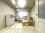 柔らかな色調でまとめられた内装は、日々の暮らしに静かな安らぎをもたらし、住まう方の感性に合わせて自由に彩りを添えていける、穏やかで落ち着いた雰囲気が漂う空間です
