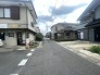 落ち着いた住宅街の風景が広がり、穏やかで静かな時間が流れる穏やかな環境です
