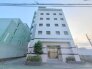 最寄り駅まで徒歩５分の近さ。 忙しい朝が助かる立地、 暮らしにゆとりが生まれます。
