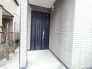 小スペースですが、ポーチ付き。
