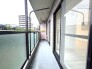 広いバルコニーはマンションの嬉しいポイントの一つですね。