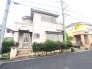 車通りの少ない閑静な住宅地、のびのびした子育てに適します。
