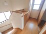 木の温もりを感じるナチュラルな内装。住まうほどに愛着がわく、落ち着きのある空間です。
