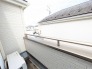 周辺の静けさと調和する、日々の暮らしに自然と馴染むプライベートな空間。