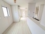 住まう方の感性で彩りを添えられる、無駄のない洗練された空間が心地よい暮らしを叶えます。