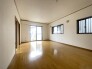 すっきりと整ったシンプルな空間は、住む方の感性に合わせ自由に彩りを添えられる素直な広がりを持っており、日々の暮らしに心地よいゆとりと落ち着きをもたらしてくれます
