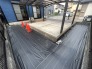 住まいの外側に広がる小スペースの庭は、趣味の作業場や自分好みの設えを楽しめる余白があり、日々の暮らしに程よい開放感と個性を添えてくれる心地よい空間となっています
