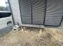 住まいの外側にしつらえた静かな一角は、日常の合間にふと安らぎを感じられる素朴で落ち着いた佇まいです
