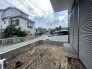 空を仰ぎ、周囲の気配を感じながらゆったりと過ごせる屋外の空間。住まいの内と外をゆるやかにつなぐこの場所は、自分らしい彩りを添えていくことで、暮らしに深みと豊かな時間をもたらしてくれそうです
