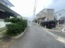 住環境の整った閑静な住宅街に位置し、日々の生活が穏やかに流れる落ち着きのある街並みです
