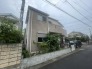 周囲の街並みに溶け込む落ち着いた佇まいで、住まう人の日々に静かな安らぎをもたらす住環境が整っています
