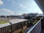 ゆったりとした緑地の多い立地ならでは！緑に包まれた環境です。

