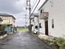 前面道路は歩道も整備され、小さなお子様にも安心です。
