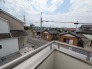 空の広がりを感じながら、のどかな街並みを穏やかに見渡せる開放的な眺望です。